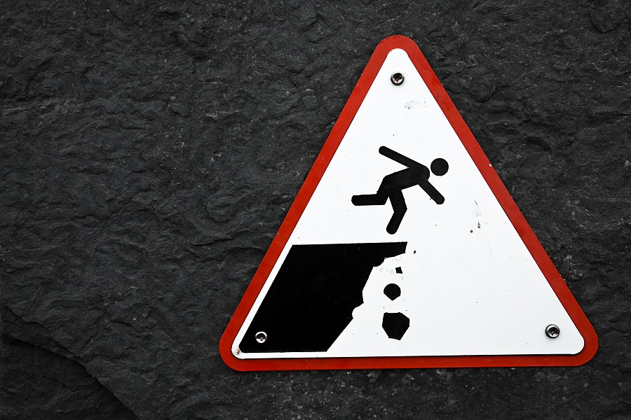 stockvault-cliff-drop-warning-sign133742