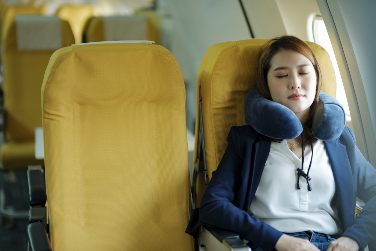 海外旅行向け 長時間フライトセット iStock-1438277853.jpg